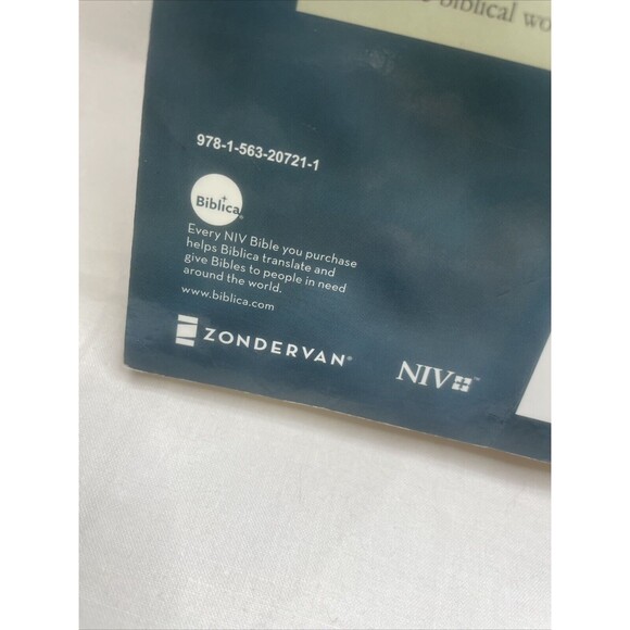 Larger Print Bible-NIV by Zondervan used - Picture 6 of 10